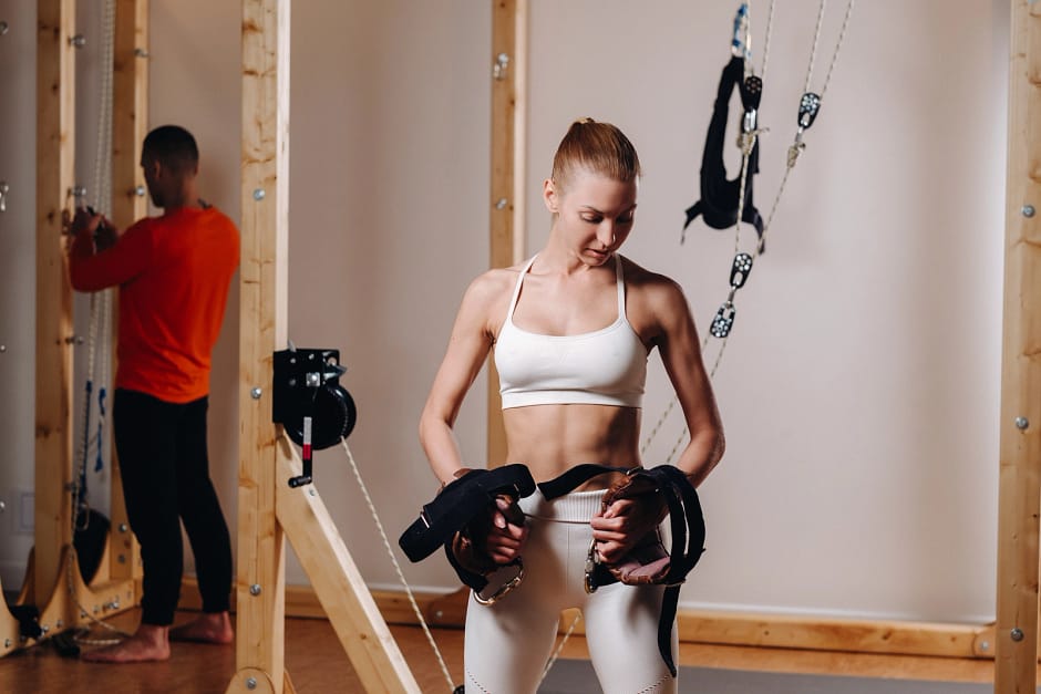 Практика Правило с тибетскими чашами для улучшения гибкости и снятия напряжения — комплексное воздействие на мышцы, суставы и энергетические каналы.